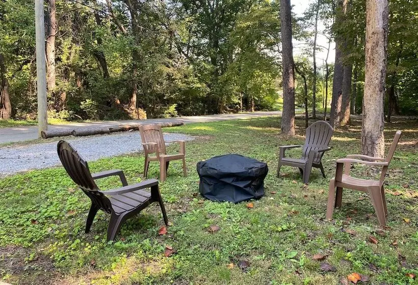 Tranquil Valley Retreat