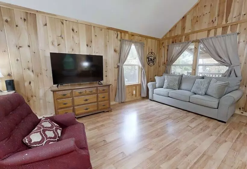 Tranquil Valley Retreat