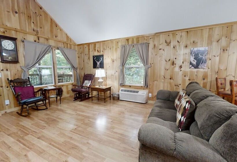 Tranquil Valley Retreat