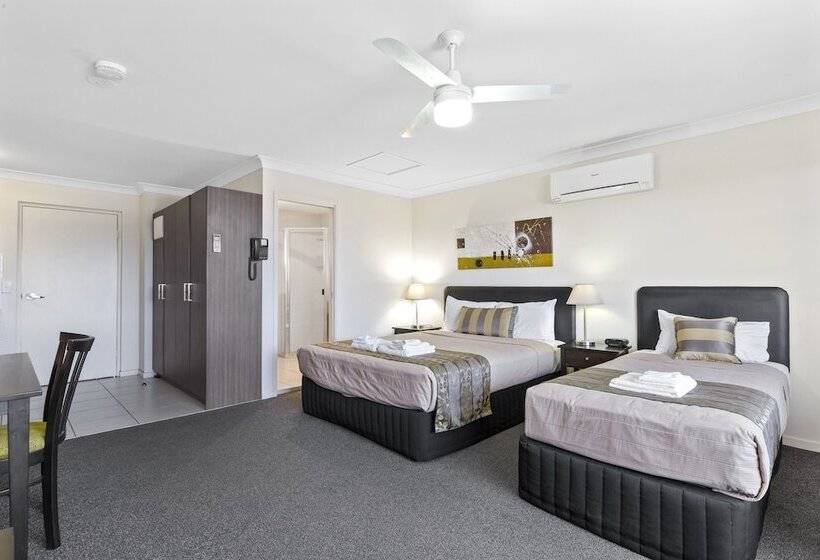 Blackwater Central Motel