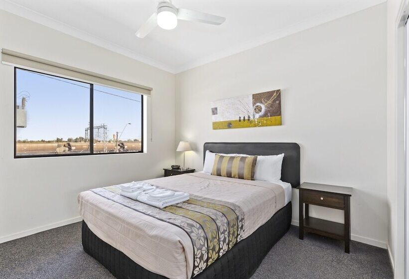 Blackwater Central Motel