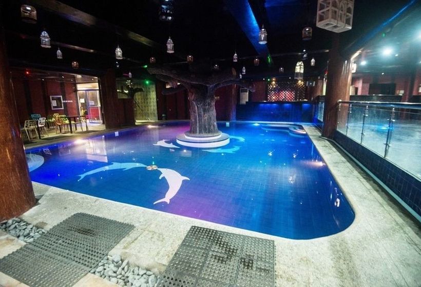 Отель C & L Seaview