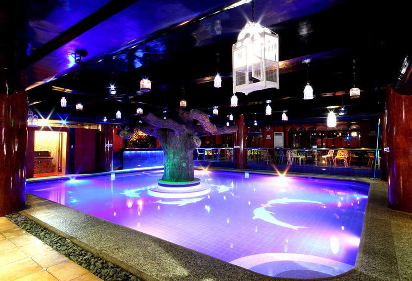 Отель C & L Seaview