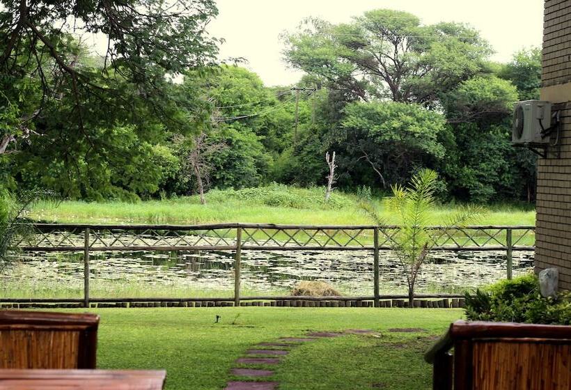 هتل Enviro Villa Luxury Inn