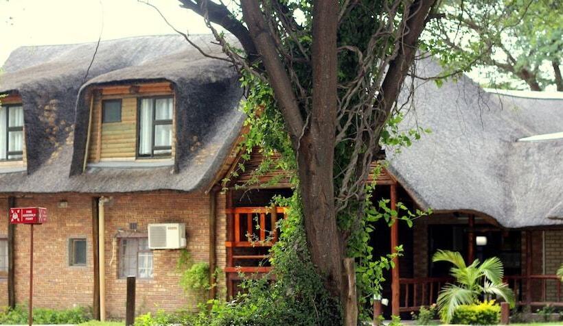 هتل Enviro Villa Luxury Inn