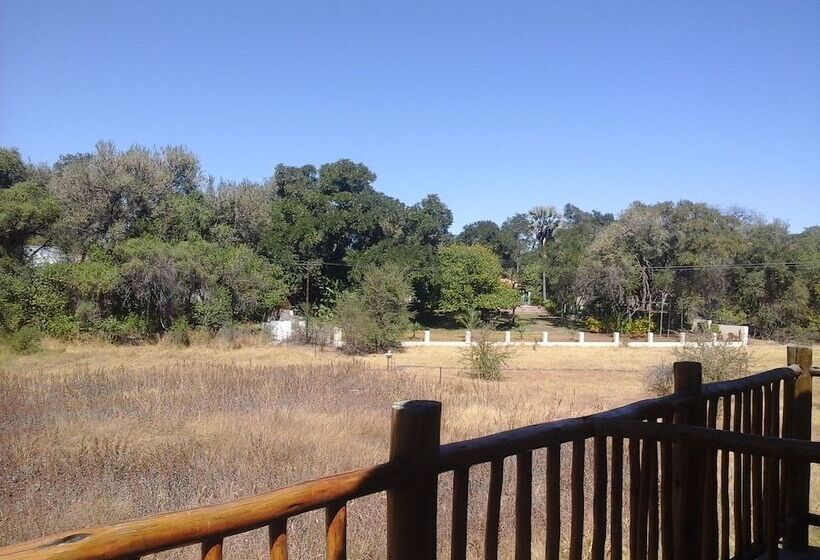 هتل Enviro Villa Luxury Inn