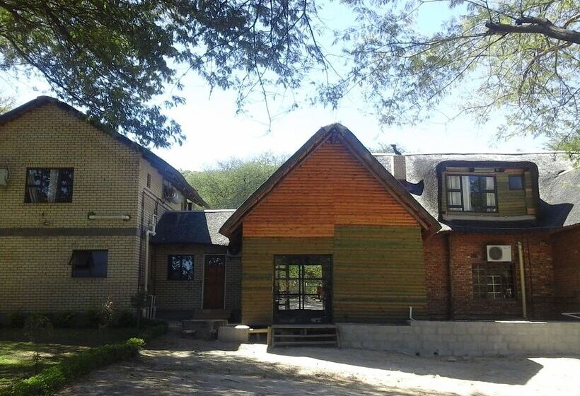 هتل Enviro Villa Luxury Inn