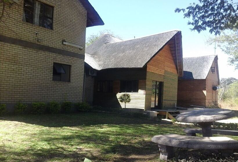 هتل Enviro Villa Luxury Inn