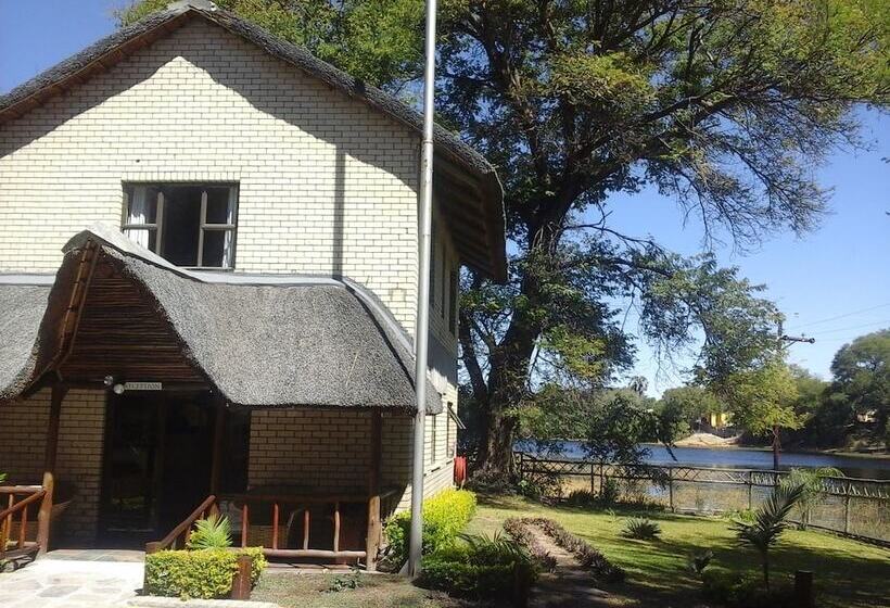 هتل Enviro Villa Luxury Inn