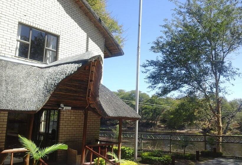 هتل Enviro Villa Luxury Inn