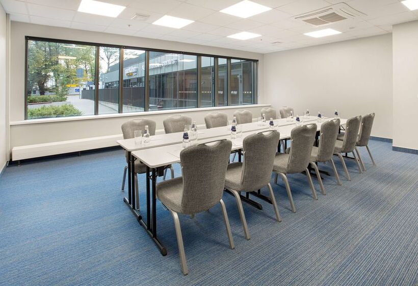 هتل Park Inn By Radisson Riga Valdemara