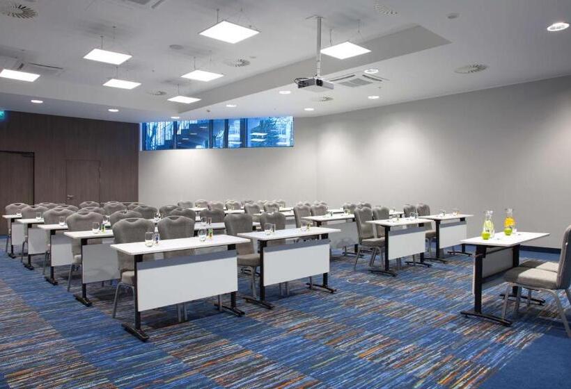 هتل Park Inn By Radisson Riga Valdemara