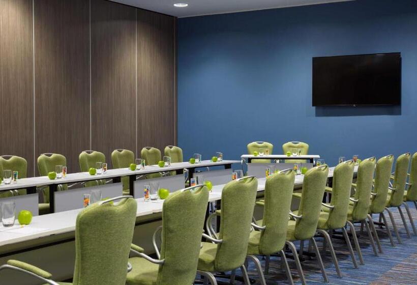 هتل Park Inn By Radisson Riga Valdemara