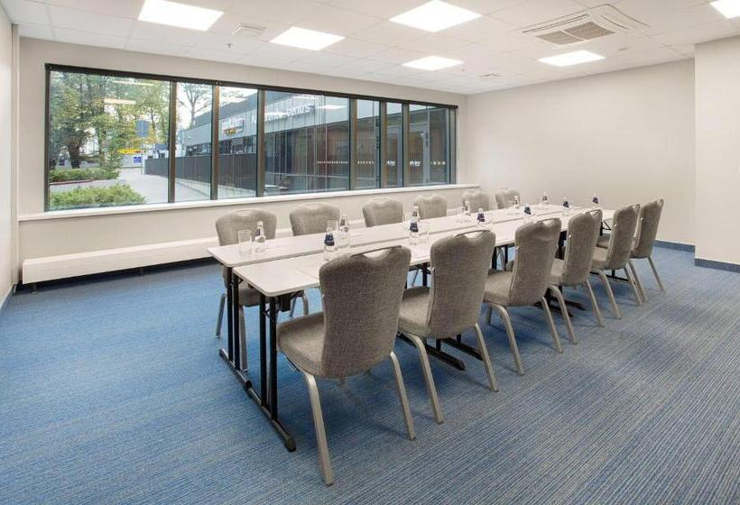 هتل Park Inn By Radisson Riga Valdemara