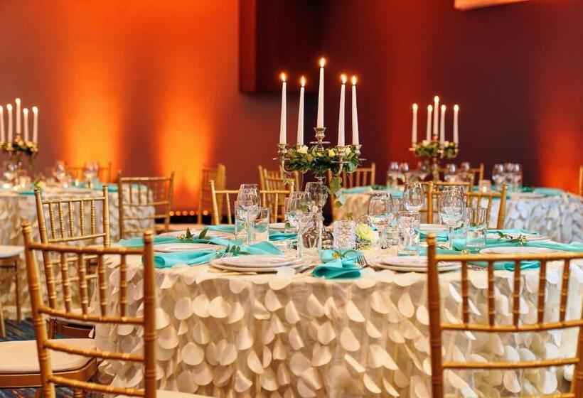 هتل Park Inn By Radisson Riga Valdemara