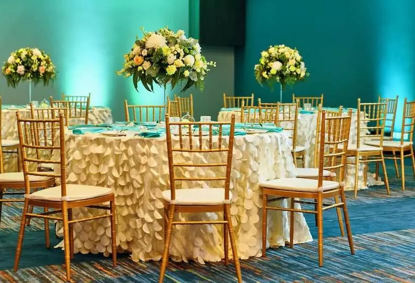 هتل Park Inn By Radisson Riga Valdemara
