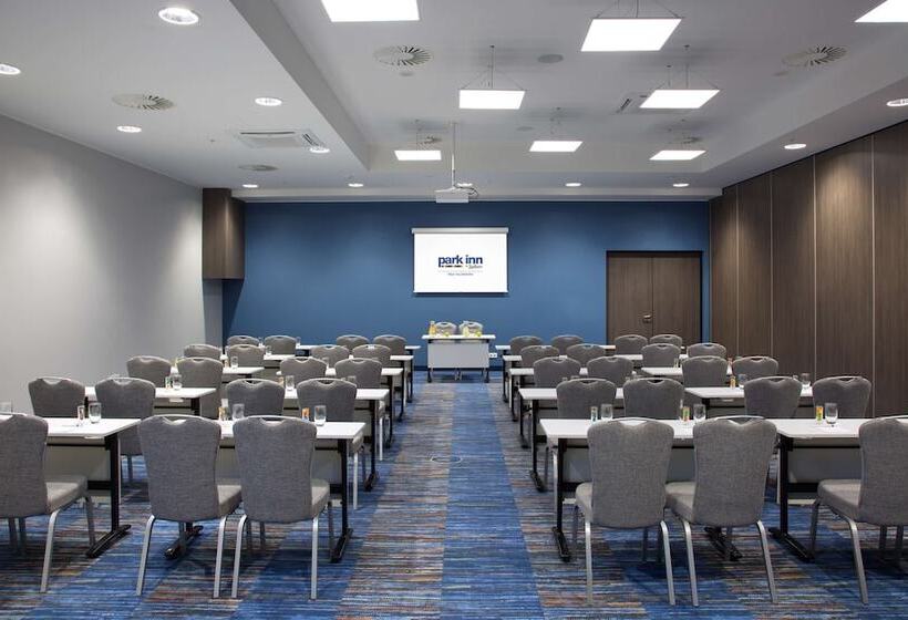 هتل Park Inn By Radisson Riga Valdemara