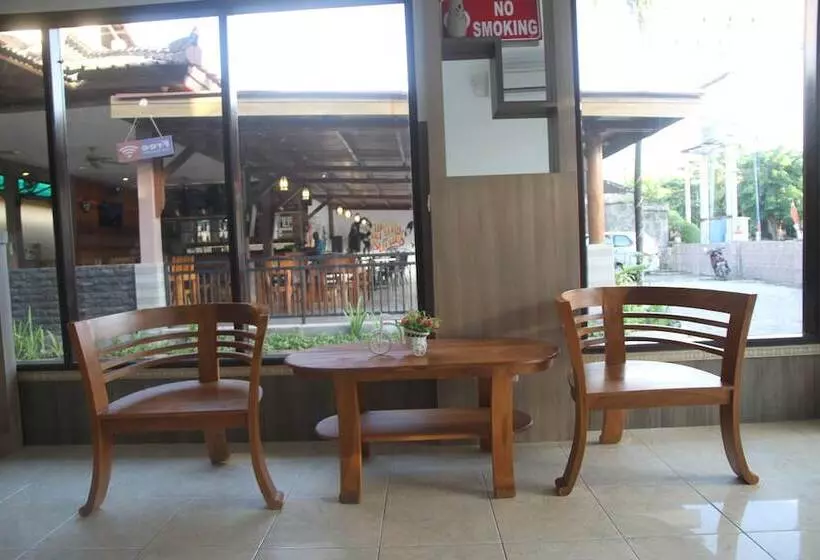ホテル Puri Senggigi