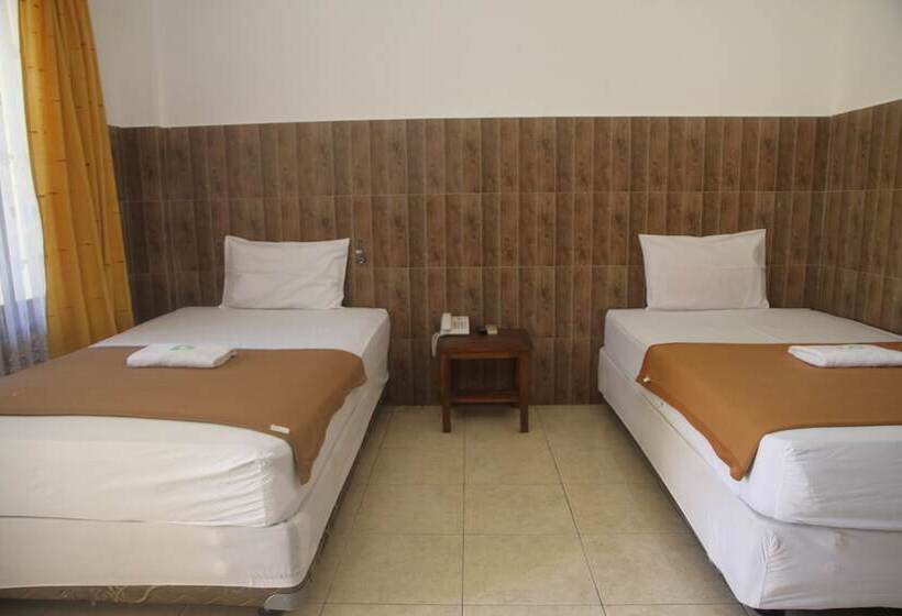 酒店 Puri Senggigi