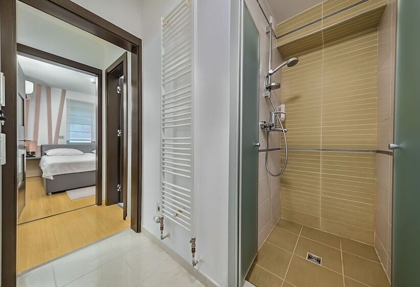 Madison Luxury Apartments & Rooms