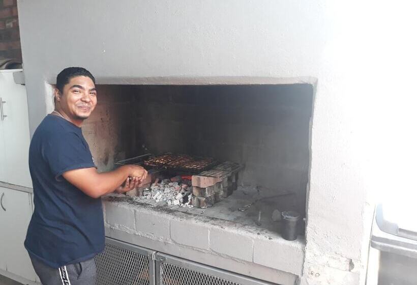 פנסיון Broadway Tygervalley House