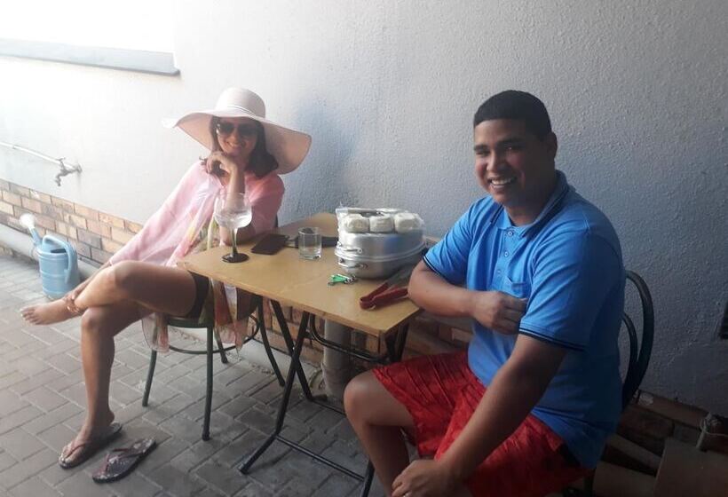 פנסיון Broadway Tygervalley House