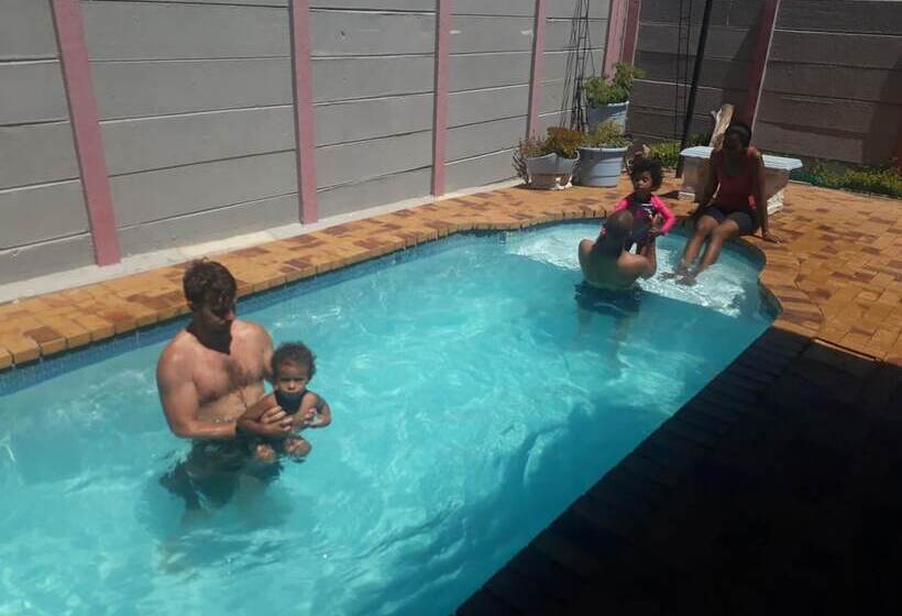 פנסיון Broadway Tygervalley House