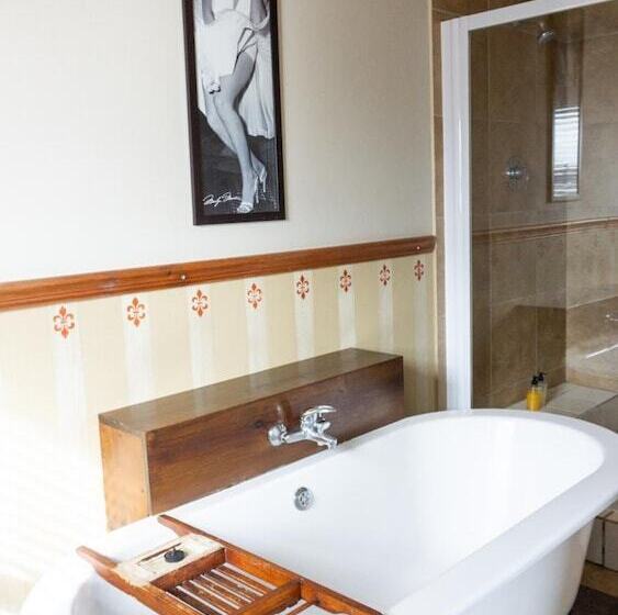 פנסיון Broadway Tygervalley House