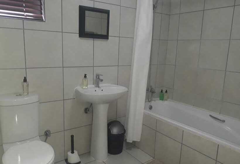 פנסיון Broadway Tygervalley House