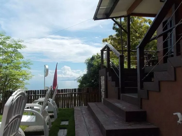 Majatalo 24/7 Lantawan Resort