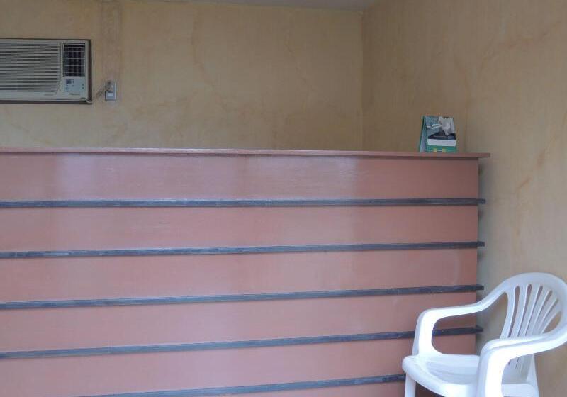 پانسیون 24/7 Lantawan Resort