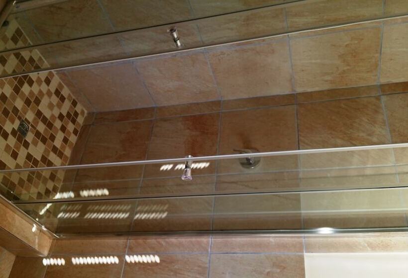 פנסיון Nguni Country Lodge