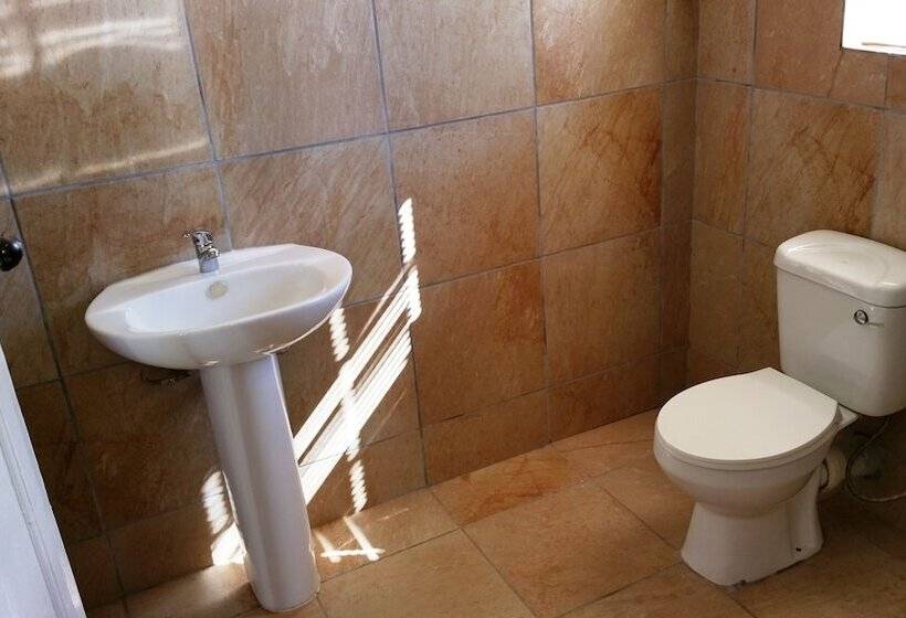 פנסיון Nguni Country Lodge