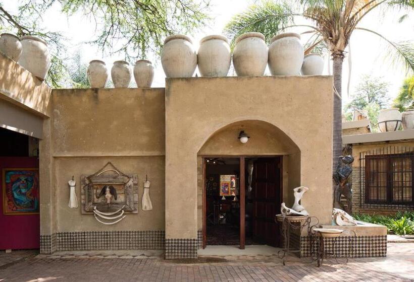 ペンション The Art Guesthouse