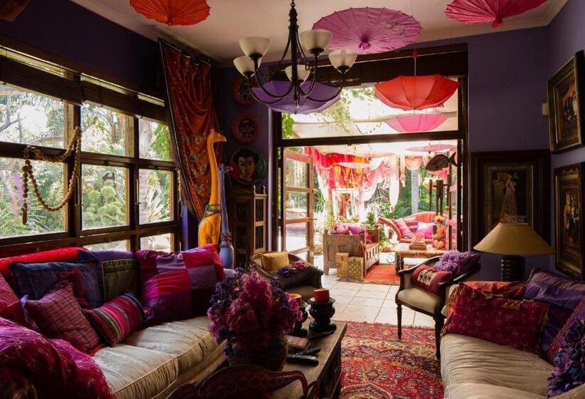 ペンション The Art Guesthouse