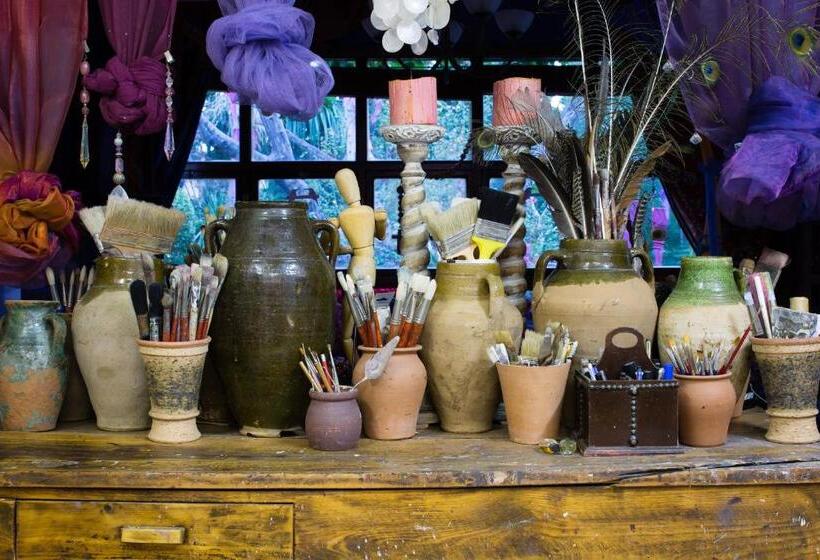 ペンション The Art Guesthouse