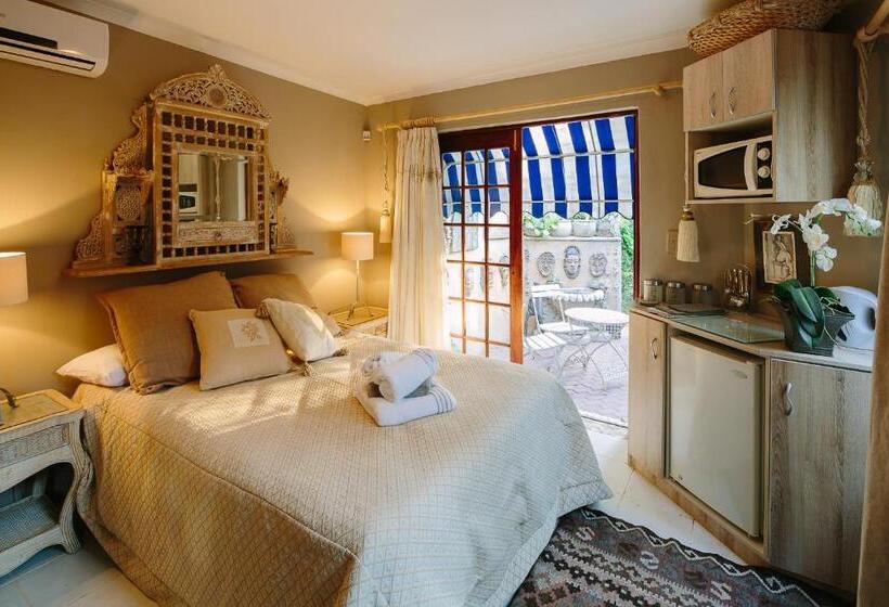 ペンション The Art Guesthouse