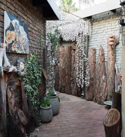 ペンション The Art Guesthouse