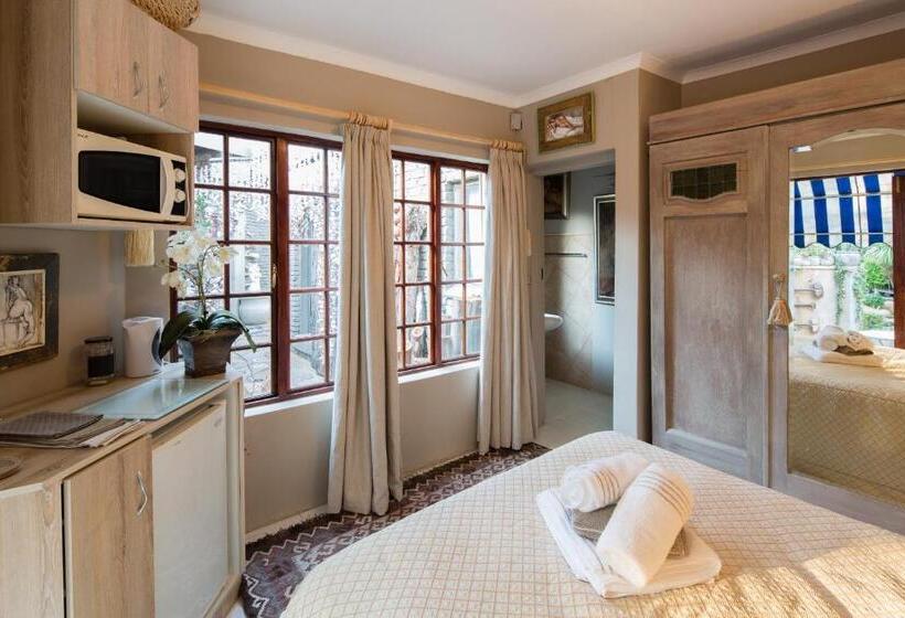 ペンション The Art Guesthouse