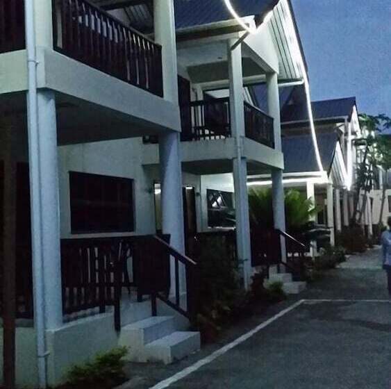 Shalini Garden Hotel & Apartments