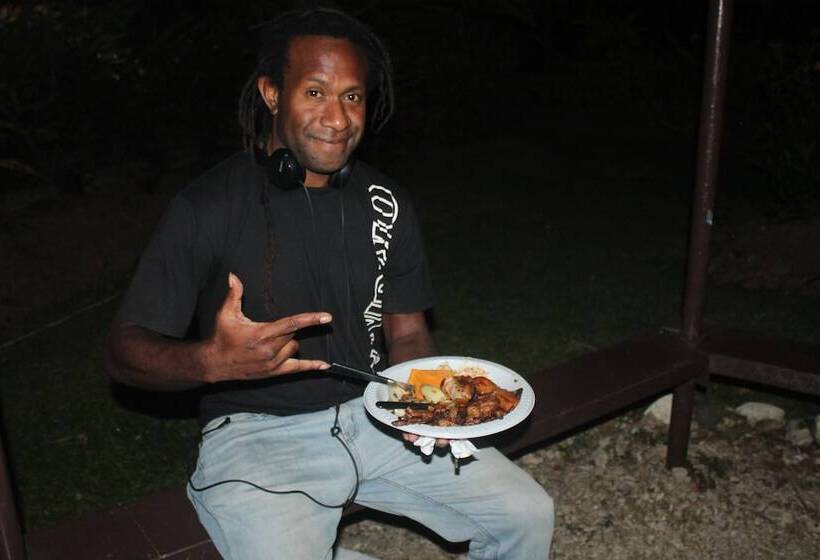 Shalini Garden Hotel & Apartments