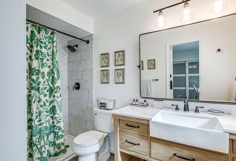 Apollo Beach Oasis: Lanai + Heated Pool!