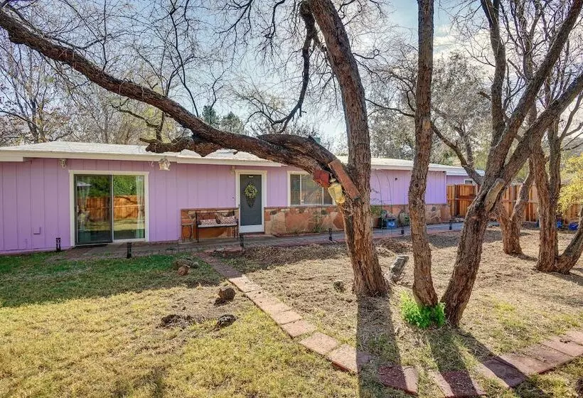 Artfully Decorated Cottonwood Home: Pets Welcome!