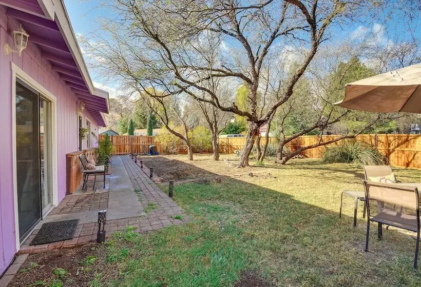 Artfully Decorated Cottonwood Home: Pets Welcome!