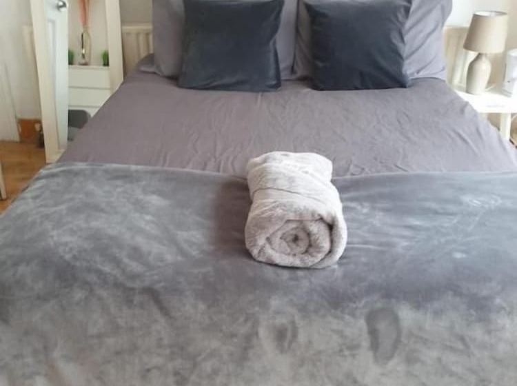 Balham, South London Spacious Guest House 2