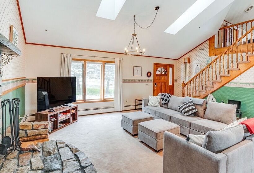 Bennington Home W/ Deck ~ 5 Mi To Bald Mountain!