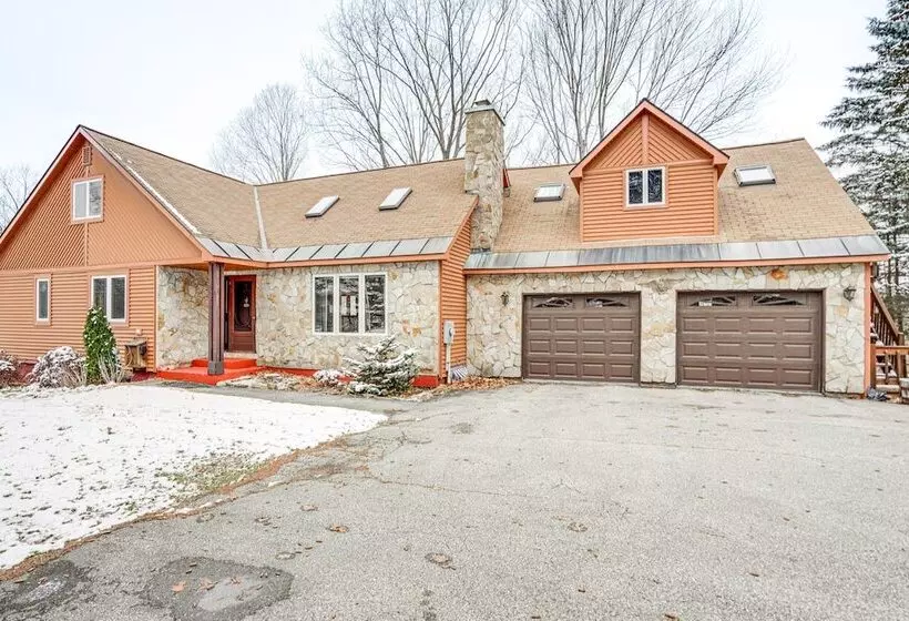 Bennington Home W/ Deck ~ 5 Mi To Bald Mountain!