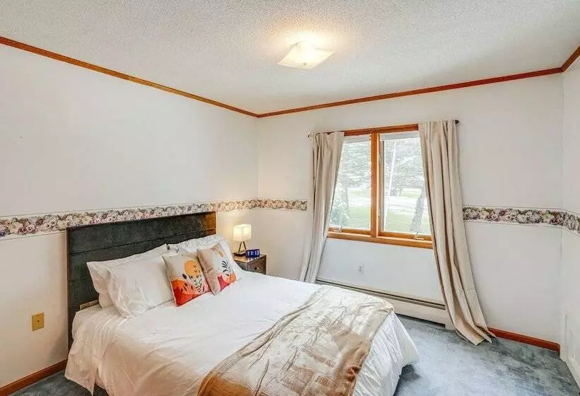 Bennington Home W/ Deck ~ 5 Mi To Bald Mountain!