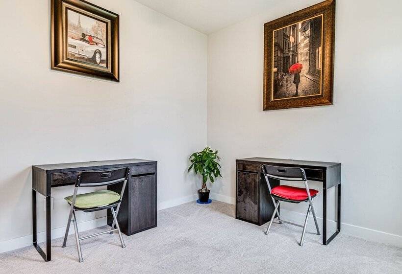 Bright Plainfield Home ~ 14 Mi To Indianapolis!