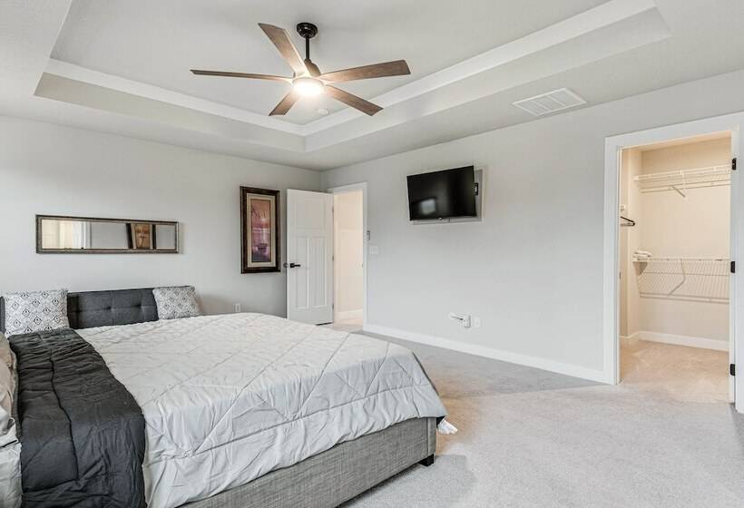 Bright Plainfield Home ~ 14 Mi To Indianapolis!